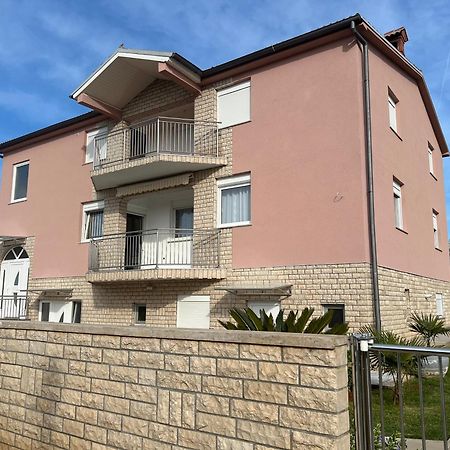 Apartments Ban Galižana Exterior foto