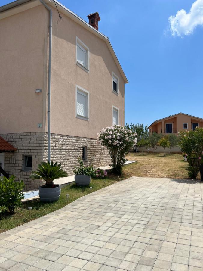 Apartments Ban Galižana Exterior foto